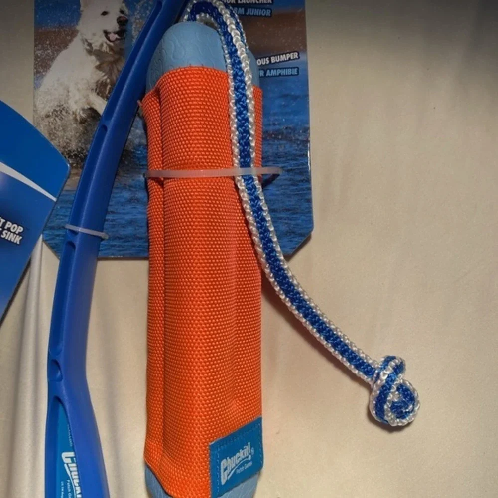 Chuckit Amphibious Fetch Toys Dogs‎ Launcher, Ball & Bumper Won't Sink 3694